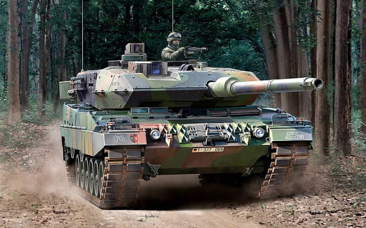 Western Allies Dampen Ukraine's Hopes for Rapid Tank Deployment